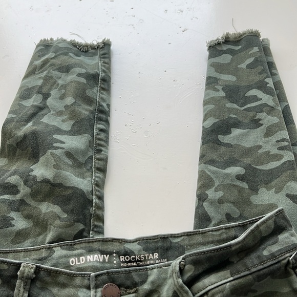 Old Navy Size 6 Rockstar Mid-Rise Green Camo Print Denim Jeans - Picture 4 of 7